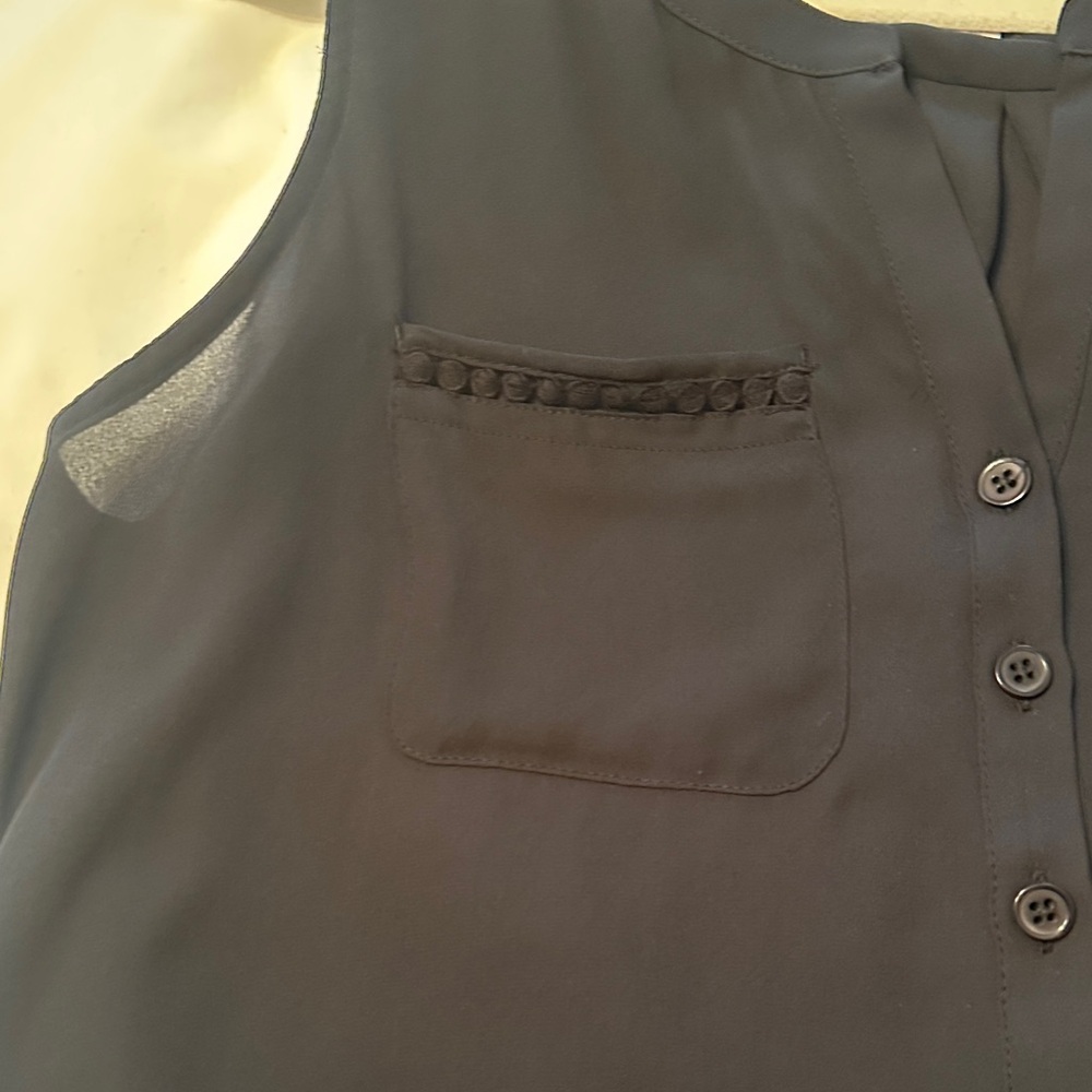 LOFT Black  Sleeveless Blouse with Button Front NWOT - Picture 3 of 6